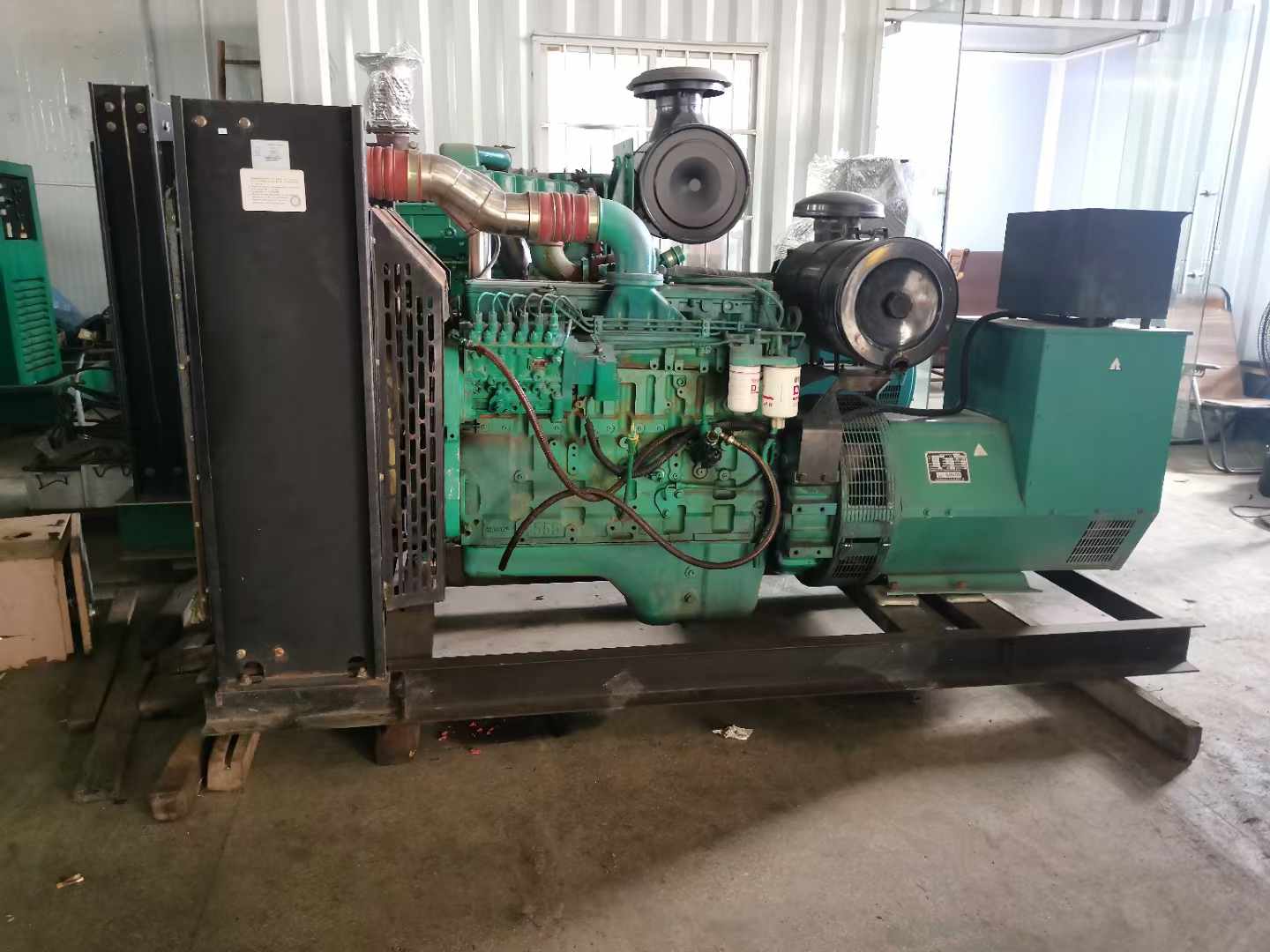 昌宁发电机租赁如何确定电缆的承载电流是否在安全范围内？