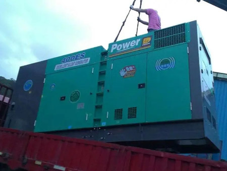 昌宁柴油发电机组转速不稳定时，如何对发动机进行维护？